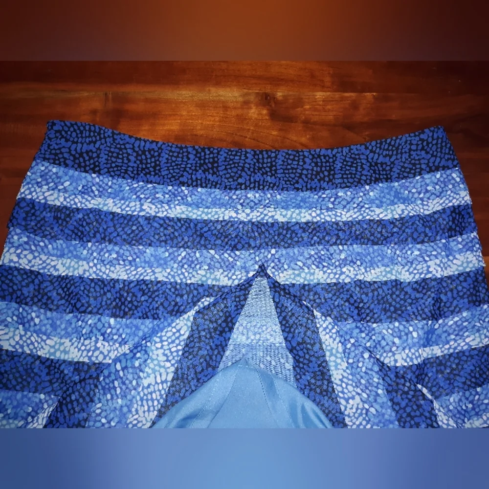 💣WHITE HOUSE BLACK MARKET NWT SKIRT SZ 14 - Picture 5 of 5